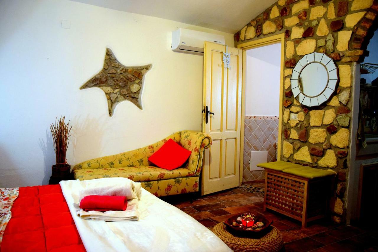 Agriturismo Su'E Lentu Bosa Exteriör bild