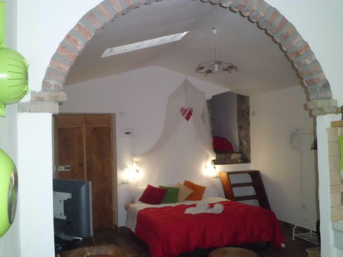 Agriturismo Su'E Lentu Bosa Exteriör bild